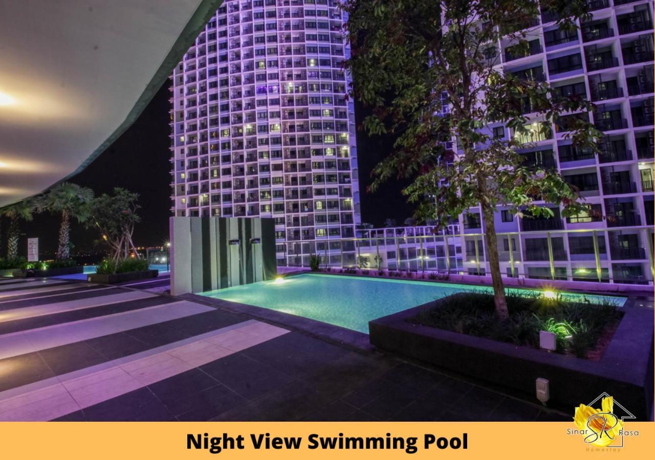 Sinar Rasa Homestay At I-Soho, I-City Shah Alam Ngoại thất bức ảnh Swimming Pool