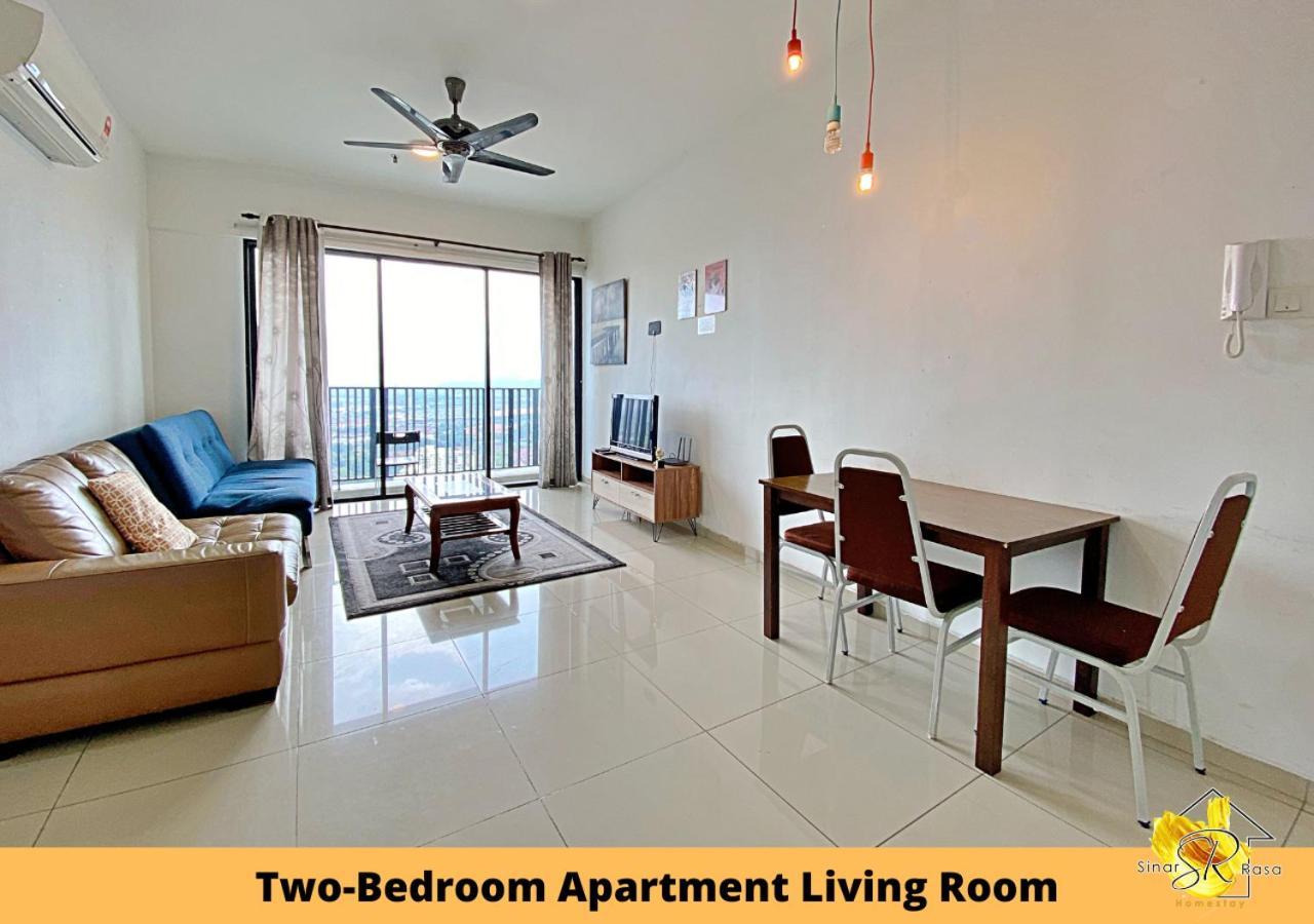 Sinar Rasa Homestay At I-Soho, I-City Shah Alam Phòng bức ảnh Living Room of a two-bedroom apartment